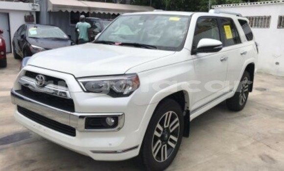 Acheter Occasion Voiture Toyota Highlander Blanc à Luanda, Province de Luanda Acheter Occasion Voiture Toyota Highlander Blanc à Luanda, Province de Luanda