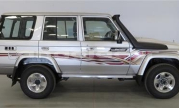 Acheter Occasion Voiture Toyota Pickup Gris à Luanda, Province de Luanda