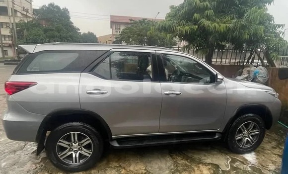 Comprar Usado Toyota Fortuner Outro Carro em Luanda em Luanda Province