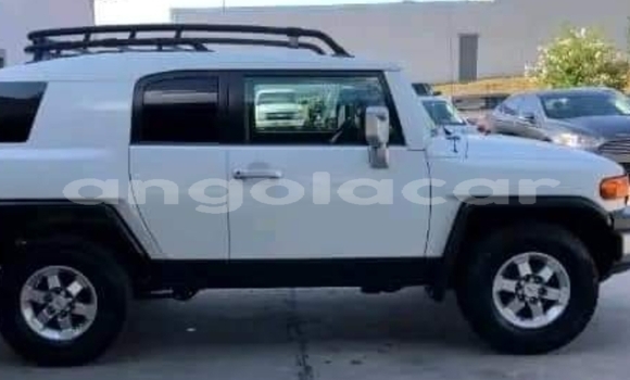 Buy Used Toyota FJ Cruiser Other Car in Luanda in Luanda Province