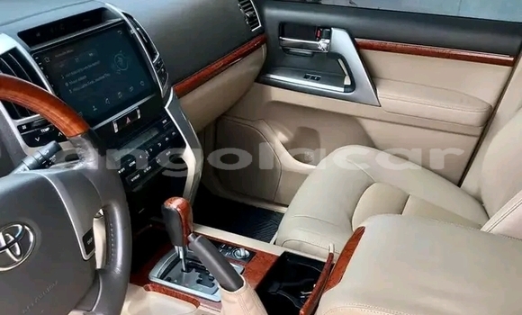 Buy Used Toyota Land Cruiser White Car in Luena in Moxico Buy Used Toyota Land Cruiser White Car in Luena in Moxico