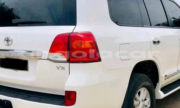 Buy Used Toyota Land Cruiser White Car in Luena in Moxico Buy Used Toyota Land Cruiser White Car in Luena in Moxico