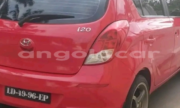 Acheter Occasion Voiture Hyundai i20 Rouge à Luena, Moxico Acheter Occasion Voiture Hyundai i20 Rouge à Luena, Moxico