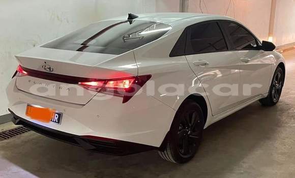 Comprar Usado Hyundai Elantra Branco Carro em Luena em Moxico Comprar Usado Hyundai Elantra Branco Carro em Luena em Moxico