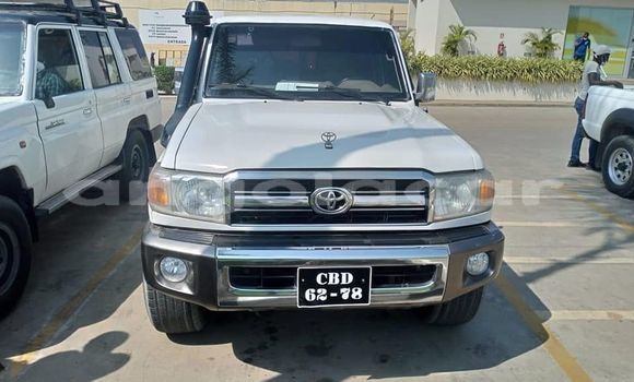 Acheter Occasion Voiture Toyota Land Cruiser Blanc à Luena, Moxico Acheter Occasion Voiture Toyota Land Cruiser Blanc à Luena, Moxico