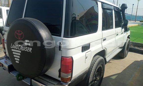 Acheter Occasion Voiture Toyota Land Cruiser Blanc à Luena, Moxico Acheter Occasion Voiture Toyota Land Cruiser Blanc à Luena, Moxico