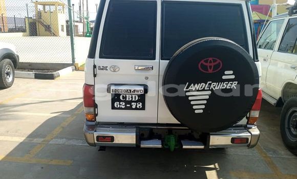 Acheter Occasion Voiture Toyota Land Cruiser Blanc à Luena, Moxico Acheter Occasion Voiture Toyota Land Cruiser Blanc à Luena, Moxico