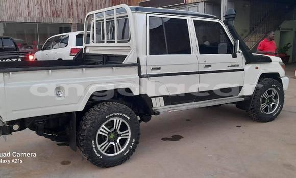 Acheter Occasion Voiture Toyota Pickup Blanc à Luena, Moxico Acheter Occasion Voiture Toyota Pickup Blanc à Luena, Moxico