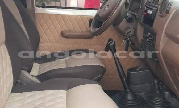 Comprar Usado Toyota Pickup Branco Carro em Luena em Moxico Comprar Usado Toyota Pickup Branco Carro em Luena em Moxico