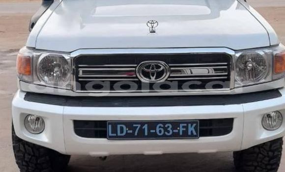 Comprar Usado Toyota Pickup Branco Carro em Luena em Moxico Comprar Usado Toyota Pickup Branco Carro em Luena em Moxico