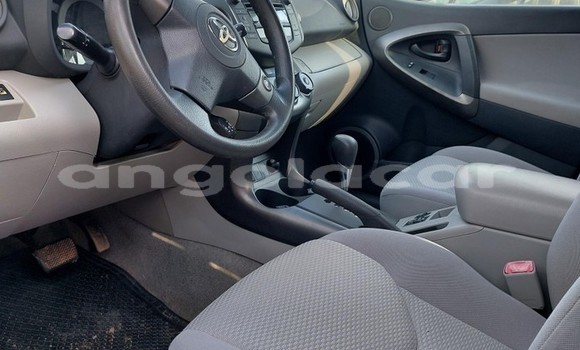 Acheter Occasion Voiture Toyota RAV4 Bleu à Luanda, Province de Luanda Acheter Occasion Voiture Toyota RAV4 Bleu à Luanda, Province de Luanda