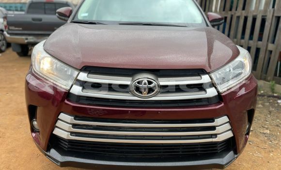 Comprar Usado Toyota Highlander Vermelho Carro em Luanda em Luanda Province