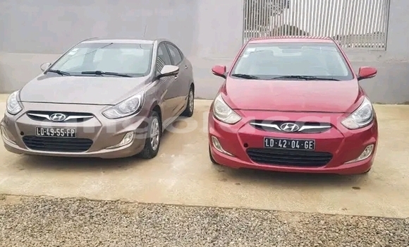Acheter Occasion Voiture Hyundai Accent Rouge à Luanda, Province de Luanda Acheter Occasion Voiture Hyundai Accent Rouge à Luanda, Province de Luanda