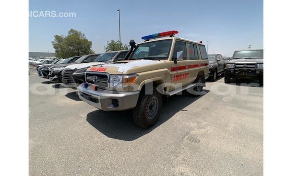 Comprar Importar Toyota Land Cruiser Branco Carro em Import - Dubai em Bengo Province Comprar Importar Toyota Land Cruiser Branco Carro em Import - Dubai em Bengo Province