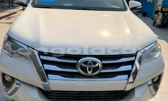 Acheter Occasion Voiture Toyota Fortuner Blanc à Luanda, Province de Luanda Acheter Occasion Voiture Toyota Fortuner Blanc à Luanda, Province de Luanda