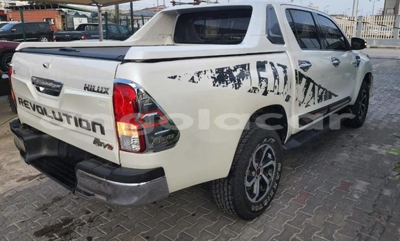Acheter Occasion Voiture Toyota Hilux Blanc à Luanda, Province de Luanda Acheter Occasion Voiture Toyota Hilux Blanc à Luanda, Province de Luanda
