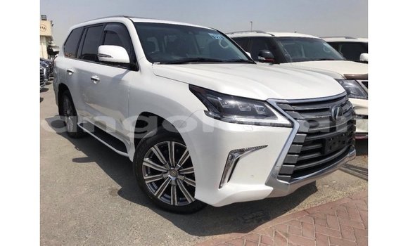 Comprar Importar Lexus LX Branco Carro em Import - Dubai em Bengo Province Comprar Importar Lexus LX Branco Carro em Import - Dubai em Bengo Province