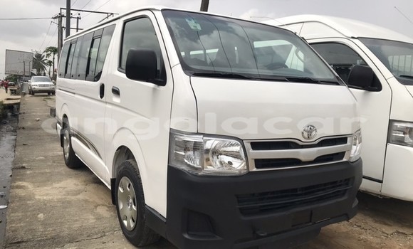 Acheter Occasion Voiture Toyota Hiace Blanc à Luanda, Province de Luanda