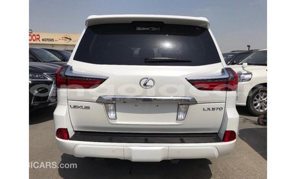 Comprar Importar Lexus LX Branco Carro em Import - Dubai em Bengo Province Comprar Importar Lexus LX Branco Carro em Import - Dubai em Bengo Province