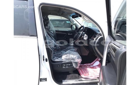 Comprar Importar Lexus LX Branco Carro em Import - Dubai em Bengo Province Comprar Importar Lexus LX Branco Carro em Import - Dubai em Bengo Province