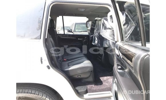 Comprar Importar Lexus LX Branco Carro em Import - Dubai em Bengo Province Comprar Importar Lexus LX Branco Carro em Import - Dubai em Bengo Province