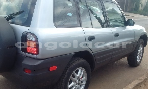 Acheter Occasion Voiture Toyota RAV4 Gris à Luanda, Province de Luanda Acheter Occasion Voiture Toyota RAV4 Gris à Luanda, Province de Luanda