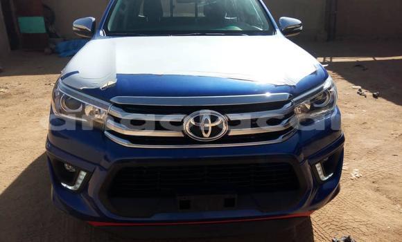 Buy Used Toyota Hilux Blue Car in Luanda in Luanda Province