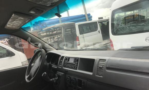 Buy Used Toyota HiAce White Truck in Luena in Moxico Buy Used Toyota HiAce White Truck in Luena in Moxico