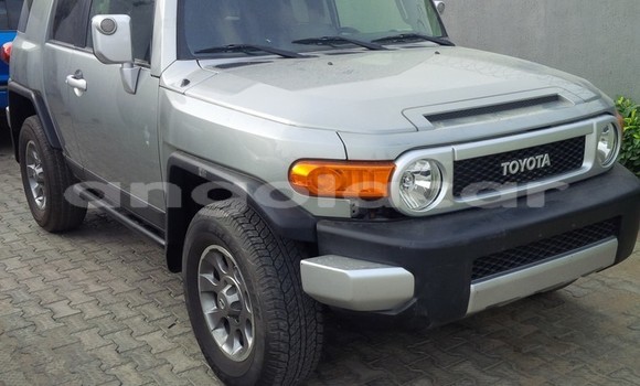 Acheter Occasion Voiture Toyota FJ Cruiser Gris à Luanda, Province de Luanda Acheter Occasion Voiture Toyota FJ Cruiser Gris à Luanda, Province de Luanda