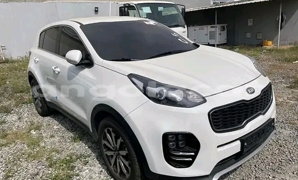 Comprar Usado Kia Sportage Branco Carro em Luanda em Luanda Province