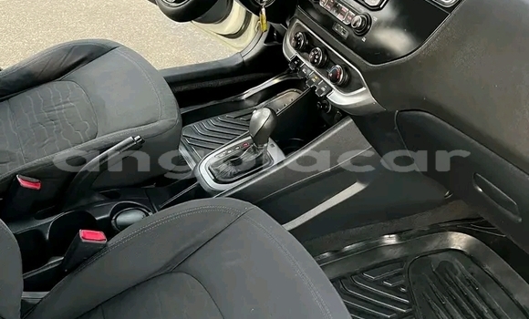 Comprar Usado Kia rio Branco Carro em Luanda em Luanda Province Comprar Usado Kia rio Branco Carro em Luanda em Luanda Province