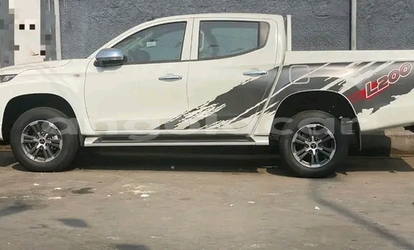 Comprar Usado Mitsubishi L200 Branco Carro em Luanda em Luanda Province Comprar Usado Mitsubishi L200 Branco Carro em Luanda em Luanda Province