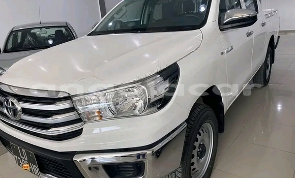 Buy Used Toyota Hilux White Car in Luanda in Luanda Province Buy Used Toyota Hilux White Car in Luanda in Luanda Province