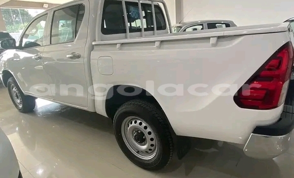 Buy Used Toyota Hilux White Car in Luanda in Luanda Province Buy Used Toyota Hilux White Car in Luanda in Luanda Province