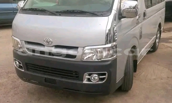 Buy Used Toyota HiAce Other Truck in Luanda in Luanda Province Buy Used Toyota HiAce Other Truck in Luanda in Luanda Province