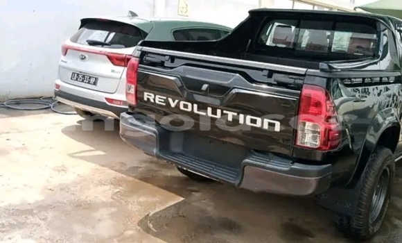 Comprar Usado Toyota Hiluxe VIGO Preto Carro em Luanda em Luanda Province Comprar Usado Toyota Hiluxe VIGO Preto Carro em Luanda em Luanda Province