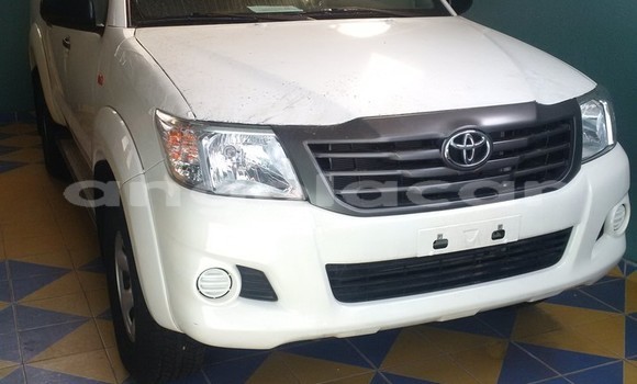 Buy Used Toyota Hilux White Car in Luanda in Luanda Province Buy Used Toyota Hilux White Car in Luanda in Luanda Province
