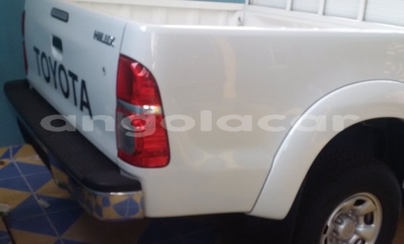 Buy Used Toyota Hilux White Car in Luanda in Luanda Province Buy Used Toyota Hilux White Car in Luanda in Luanda Province