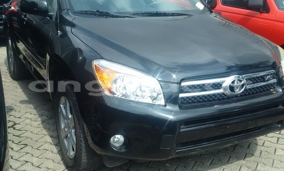 Acheter Occasion Voiture Toyota RAV4 Noir à Luanda, Province de Luanda Acheter Occasion Voiture Toyota RAV4 Noir à Luanda, Province de Luanda