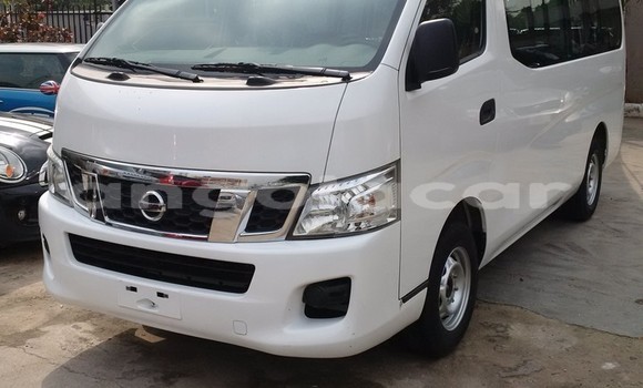 Comprar Usado Nissan NV350 Caravan Branco Carro em Luanda em Luanda Province Comprar Usado Nissan NV350 Caravan Branco Carro em Luanda em Luanda Province