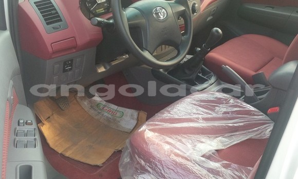 Comprar Usado Toyota Hilux Branco Carro em Luanda em Luanda Province Comprar Usado Toyota Hilux Branco Carro em Luanda em Luanda Province