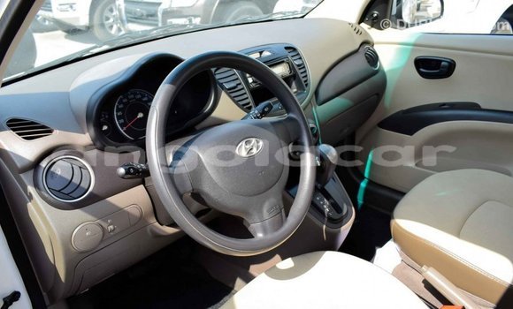 Comprar Importar Hyundai i10 Branco Carro em Import - Dubai em Bengo Province Comprar Importar Hyundai i10 Branco Carro em Import - Dubai em Bengo Province