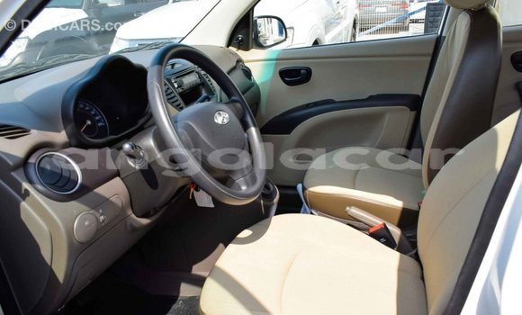 Comprar Importar Hyundai i10 Branco Carro em Import - Dubai em Bengo Province Comprar Importar Hyundai i10 Branco Carro em Import - Dubai em Bengo Province