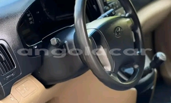 Buy Used Hyundai H1 White Car in Luanda in Luanda Province Buy Used Hyundai H1 White Car in Luanda in Luanda Province