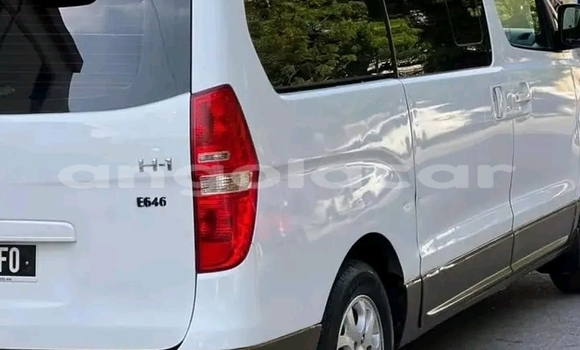 Buy Used Hyundai H1 White Car in Luanda in Luanda Province Buy Used Hyundai H1 White Car in Luanda in Luanda Province