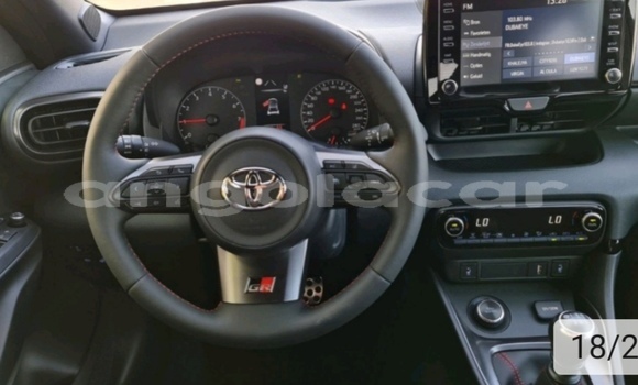 Acheter Occasion Voiture Toyota Yaris Rouge à Luanda, Province de Luanda Acheter Occasion Voiture Toyota Yaris Rouge à Luanda, Province de Luanda