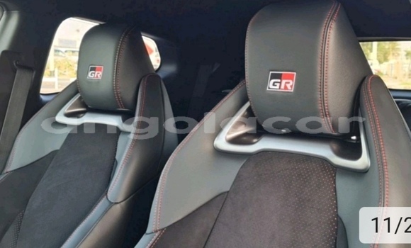 Acheter Occasion Voiture Toyota Yaris Rouge à Luanda, Province de Luanda Acheter Occasion Voiture Toyota Yaris Rouge à Luanda, Province de Luanda