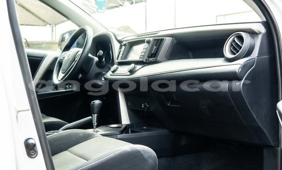 Comprar Usado Toyota RAV4 Branco Carro em Luanda em Luanda Province Comprar Usado Toyota RAV4 Branco Carro em Luanda em Luanda Province