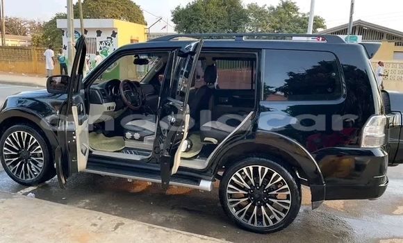 Buy Used Mitsubishi Pajero Black Car in Luanda in Luanda Province Buy Used Mitsubishi Pajero Black Car in Luanda in Luanda Province