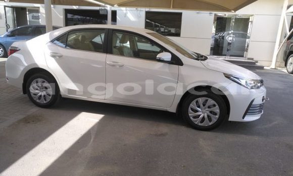 Comprar Usado Toyota Corolla Branco Carro em Luanda em Luanda Province